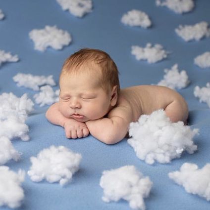 Baby Boy Newborn Pictures, Baby Boy Newborn Photography, Baby Milestones Pictures, Idee Babyshower, Newborn Photography Boy, Dresses Maternity, Monthly Baby Photos, Baby Pictures Newborn, Baby Photoshoot Boy