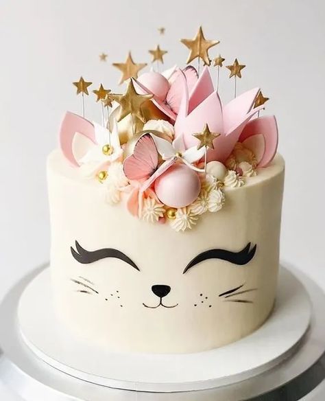 Tårta Design, Birthday Cake For Cat, Candy Birthday Cakes, Baby First Birthday Cake, Animal Cakes, Beautiful Birthday Cakes, Baby Birthday Cakes, Baby Cakes, Cat Cake