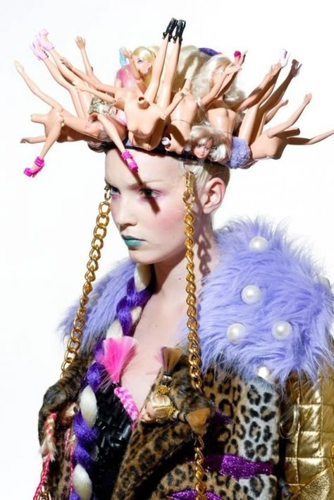 Crazy Hats, Weird Fashion, Avant Garde Fashion, Borderlands, Barbie World, Festival Outfits, Headdress, Kitsch, Mardi Gras