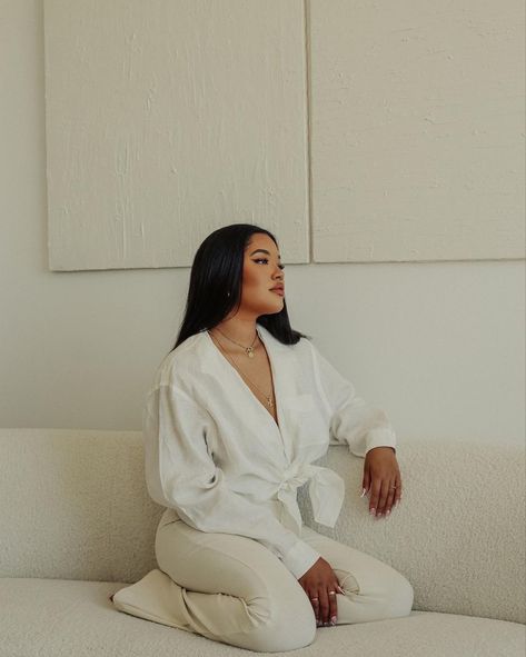 Lounge Photoshoot, Ming Lee Simmons, Ming Lee, Soft Feminine Outfits, Inspiration Photoshoot, 21st Birthday Photoshoot, Business Photoshoot, Branding Photoshoot Inspiration, Feminine Outfits