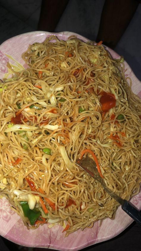 Night Food Snap Home, Food Streaks, Indian Fast Food, Foodie Pics, Food Snap, Eating Food Funny, Foodie Instagram, Quick Recipes Snacks, Wedding Mehndi