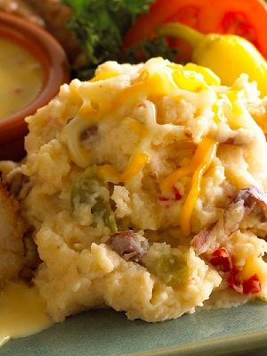 Abuelos papas con chili Best Mash Potato Recipes, Mashed Potato Recipes, Think Food, Favorite Side Dish, Potato Dishes, It Goes On, Side Recipes, Quesadillas, Mexican Dishes