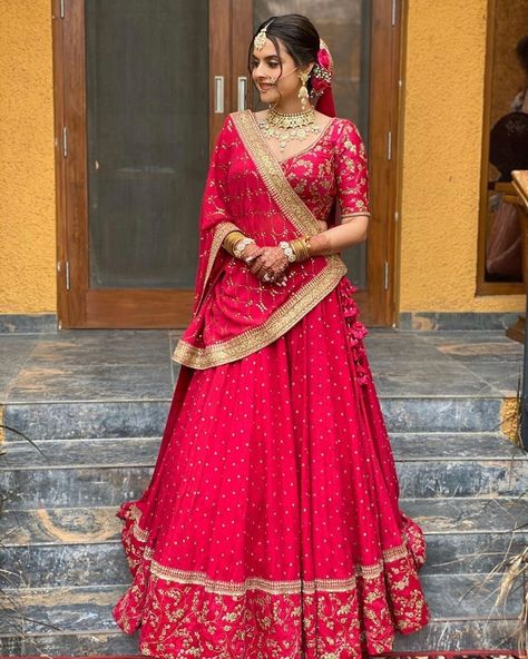 Red Bridal Party, Sangeet Ceremony, Lehenga Saree Design, Latest Bridal Lehenga, Indian Outfits Lehenga, Wedding Lehenga Designs, Indian Bride Outfits, Bridal Lehenga Collection, Indian Bridal Lehenga