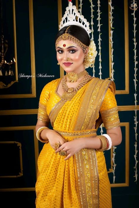 Bengali Bride Reception Look, Indian Bride Poses, Indian Bride Makeup, Bridesmaid Photoshoot, Bengali Bridal Makeup, Stylish Kurtis Design, Indian Bridal Photos, Bengali Bride, Indian Bride Outfits