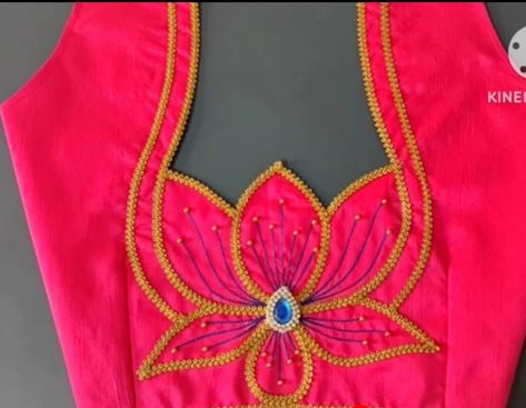 Simple Maggam Work Blouse, ब्लाउज बैक नेक डिजाइन, Simple Maggam Work, Blouse Designes, Latest Blouse Neck Designs, Fashionable Saree, Lace Blouse Design, Patch Work Blouse Designs, Blouse Designs Catalogue