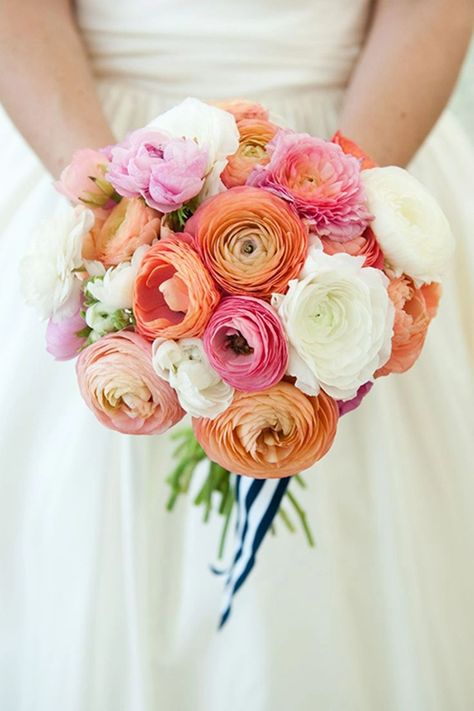 Ranunculus Wedding Bouquet, Ranunculus Wedding, Peach Ranunculus, Ranunculus Bouquet, White Ranunculus, Gladioli, Vintage Bouquet, A Bouquet Of Flowers, Flower Meanings