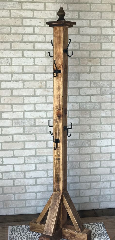 Rustic Coat Tree, Coat Rack Entryway Standing, Creative Coat Rack Ideas, Free Standing Coat Rack Diy, Coat Stand Ideas, Diy Coat Rack Stand, Diy Purse Rack, Diy Coat Rack Wall, Diy Hat Hanger