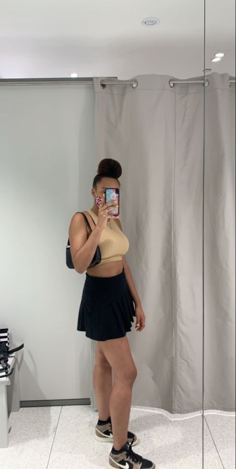 Leopard print jordan 1s Mini skirt Nude tank Baguette bag Outfits With Jordan 1s, Jordan Outfits, Jordan 1s, Baguette Bag, Mini Skirt, Leopard Print, Ballet Skirt, Jordan, Mini Skirts