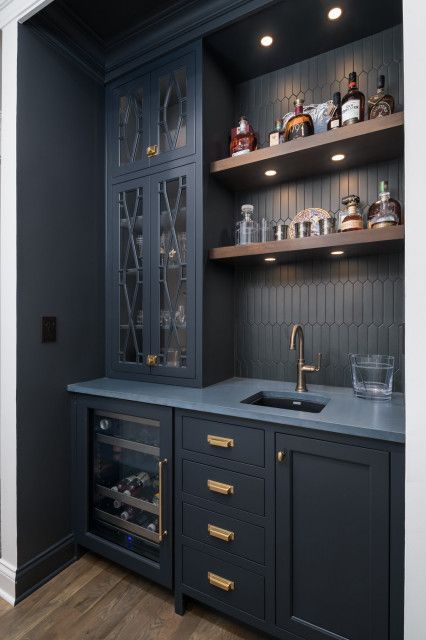 The Top 10 Most Popular New Home Bars Right Now Built In Wet Bar, Bar Lounge Room, Basement Wet Bar, Wet Bar Designs, Bar Nook, Bourbon Room, Home Wet Bar, Home Bar Areas, Home Bar Cabinet