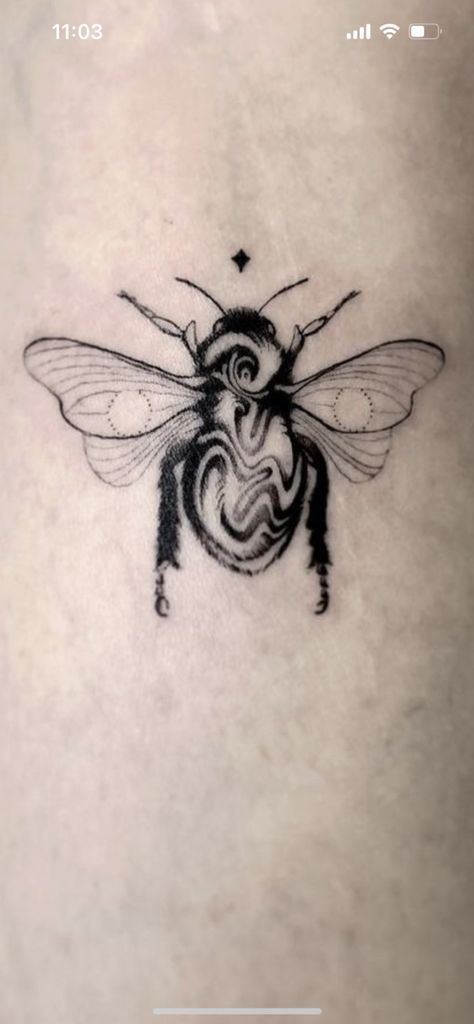 Creepy Bee Tattoo, Skull Bee Tattoo, Under Eye Tattoo, Caterpillar Tattoo, Ojo Tattoo, Bee Tattoos, Eyeball Tattoo, Small Girly Tattoos, Surreal Tattoo