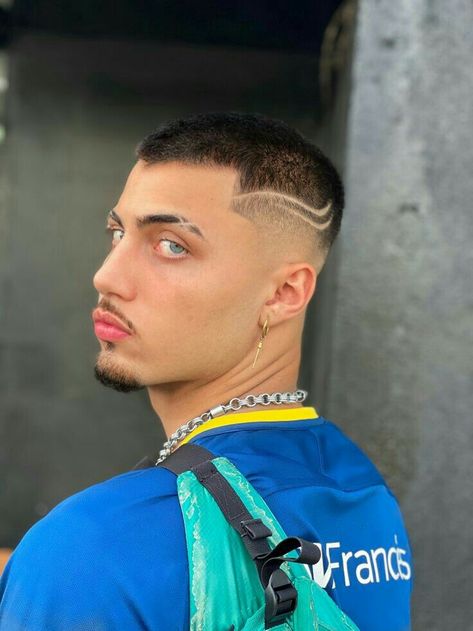 Corte Mandrake, Tattoo For Boys, Shaved Head Styles, Hair Tattoo Designs, A Line Hair, Haircut Designs For Men, Fade Haircut Designs, Male Haircuts Curly, Undercut Fade