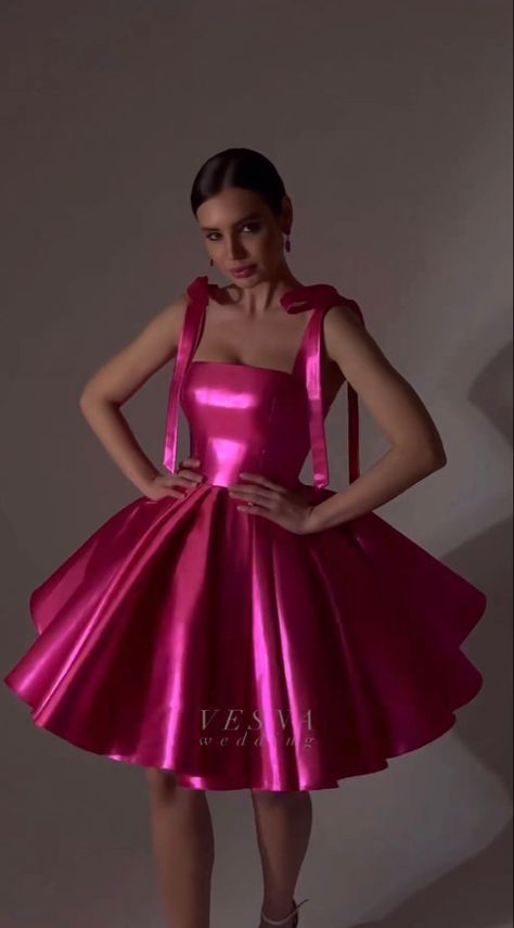 Fluffy Pink Dress, Homecoming Dresses Satin, Dresses Satin, Semi Formal Dress, Prom Dress Inspiration, Pretty Prom Dresses, Glam Dresses, Dressy Outfits, Birthday Dresses