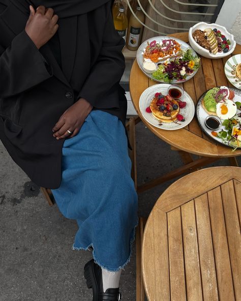 a lovely day of October 🫶🏾🍂 brunch @zahree.stall blazer @classy.mastour jupe @hayani.fr chaussures @newyorkeronline modest fashion, photo dump, hijab, abaya, coffee shop, aesthetic, skirt, hijabi, abaya inspo, fall modest inspo, Hijabi Abaya, Aesthetic Skirt, Coffee Shop Aesthetic, Hijab Abaya, Shop Aesthetic, Lovely Day, Fashion Photo, Photo Dump, Modest Fashion