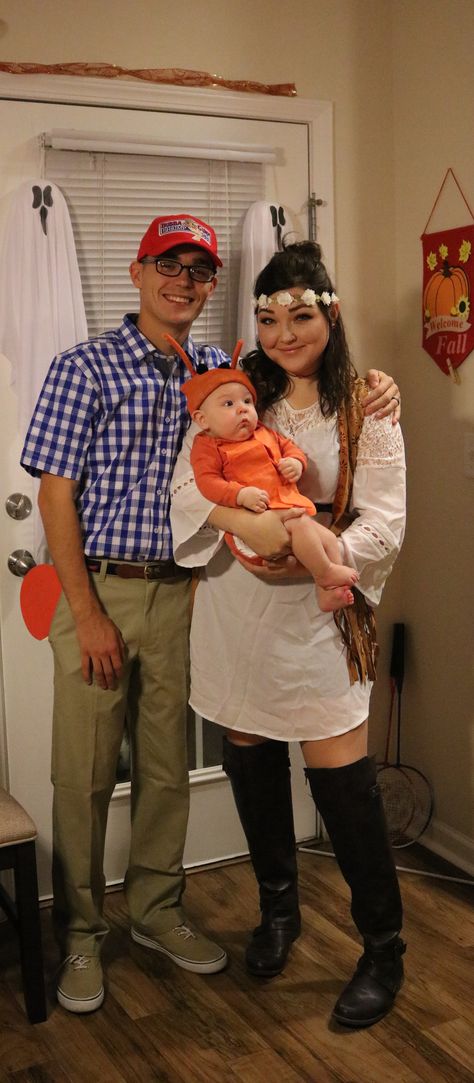 #gump #forest #jenny #shrimp #gumphalloween #halloween #babyshrimp #costume #family Forest Gump Family Costume, Forest Gump Jenny, Forest Gump And Jenny, Shrimp Costume, Costume Family, Baby Shrimp, Forest Gump, Couple Costume, Family Costumes