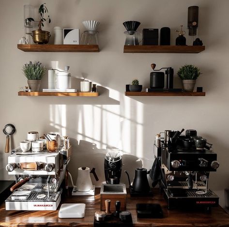 Home Coffee Bar Aesthetic, Coffee Nook Aesthetic, Espresso Coffee Bar Ideas, Mini Coffee Cart Ideas, Coffee Bar Interior, Barista Station, Espresso Bar Aesthetic, Espresso Machine Office, Espresso Machine Station Bar Ideas