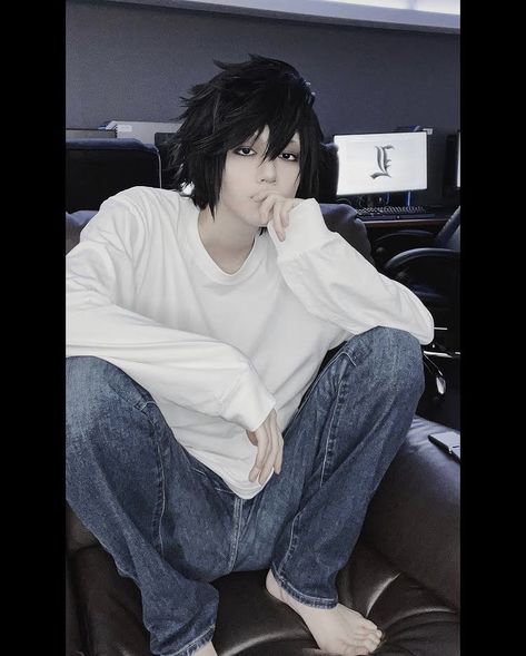 Dead Note, L Cosplay, School Scrapbook, L Lawliet, Emo Boys, Pose Reference Photo, Best Cosplay, Cosplay Outfits, Handsome Anime Guys