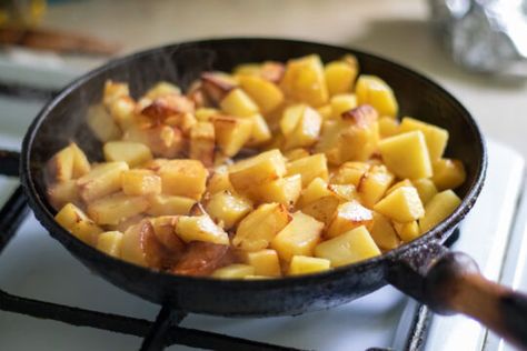 Potatoes On Stove, Potatoes On The Stove, Boiled Red Potatoes, Potato Nutrition Facts, Cook Potatoes, Risotto Dishes, Southern Breakfast, Mini Potatoes, How To Make Potatoes