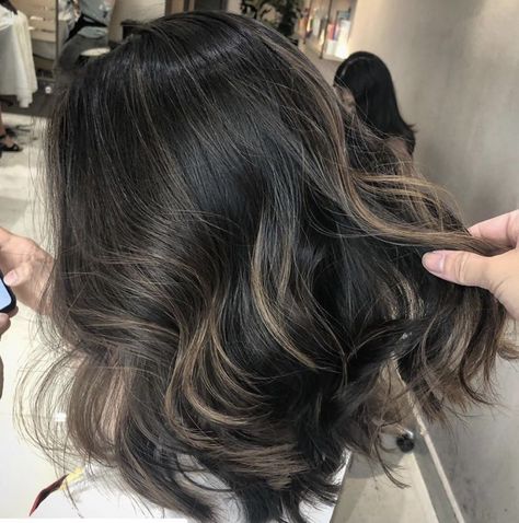 Black Hair Balayage Asian, Hair Colour For Short Hair, Highlights On Asian Hair, Korean Highlights, Balayage Asian, Asian Hair Highlights, Balayage Asian Hair, Bleach Hair Color, Chocolate Balayage