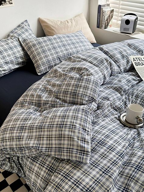 4pcs Vintage Checkered Striped Print Navy Blue Bedding Set (1 Comforter Cover + 1 Bed Sheet + 2 Pillowcases, No Filling). American Minimalist Style Polyester Microfiber Soft Comfortable Bedding Set For Indoor Use In Bedroom & All SeasonsI discovered amazing products on SHEIN.com, come check them out! Dark Bedsheets, Blue Plaid Bedding, Dark Academia Aesthetic Room, E Girl Room, Sheets Aesthetic, Bedroom Necessities, Pastel Aesthetic Room, Vintage Bedding Set, Indie Aesthetic Room