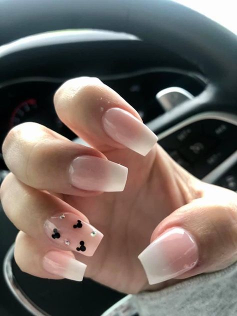 French Manicure w/Mickey nail Cute Disney Nails, Simple Disney Nails, Mini Mickey Mouse, Chasing Daisies, Disney Themed Nails, Disneyland Nails, Disney Nail Designs, Mickey Mouse Nails, Disney Inspired Nails