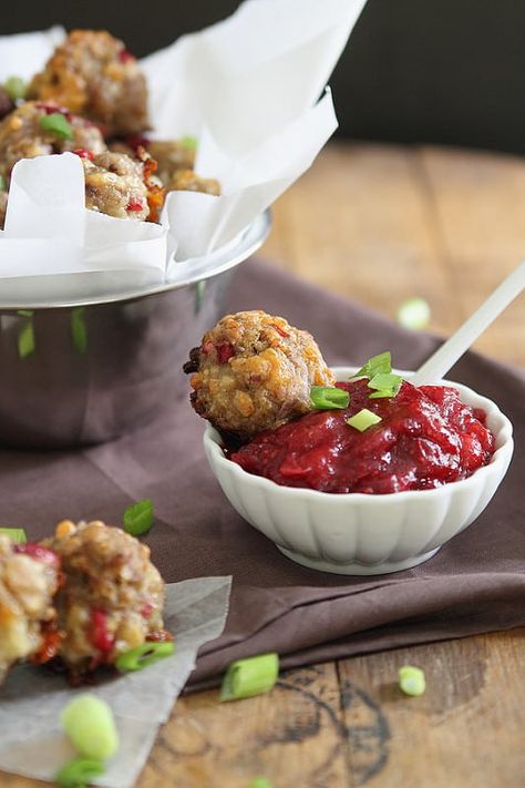 These cheddar sausage bites stuffed with fresh cranberries are a perfect seasonal appetizer, game day snack or even as dinner! Cranberry Sausage, Sausage Bites, Thanksgiving Appetizers Easy, Thanksgiving Appetizer Recipes, Healthy Thanksgiving Recipes, Fall Appetizers, Sausage Balls, Healthy Thanksgiving, Thanksgiving Appetizers