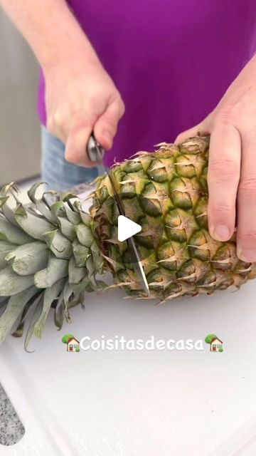 Fruit Platter Ideas Party, Fruit Platter Designs, Amazing Food Hacks, Cut Pineapple, Decorações Com Comidas, Fruit And Vegetable Carving, Pineapple Recipes, Fruit Display, Vegetable Carving