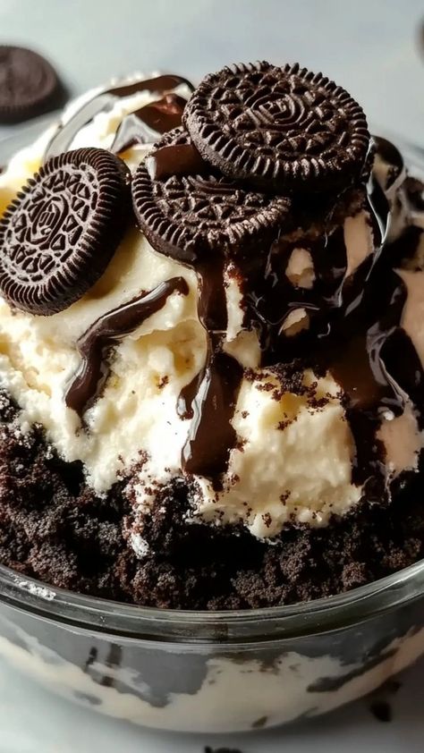 Dessert doesn’t get better than this Oreo Dump Cake—layers of chocolate heaven with every bite! 🍪🍫 #ChocoLicious #OreoJoy #DumpCakeBliss #BakingSimplified #SweetTreats #DessertPerfection #ChocolateFantasy #OreoDesserts 🍪🍫 Heavenly Oreo Dessert, Oreo Dump Cake, Oreo Pudding Dessert, Vegetarian Chocolate Cake, Oreo Delight, Chocolate Fantasy, Condensed Milk Cookies, Oreo Dessert Recipes, Oreo Pudding