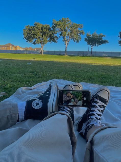 couples| photo|inspo|converse|park|relationshipaesthetic|pictures for couples|boyfriend|girlfriend|picnicdate|parkdate| Aesthetic Couple Pic, Couples Converse, Pictures For Couples, Lowkey Relationship Pictures, Boyfriend Girlfriend Pictures, Grunge Couple, Couple Pic, Photo Recreation, Aesthetic Couple