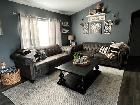 Singlewide Living Room, Single Wide Mobile Home Decorating Ideas, Manufactured Home Living Room, Single Wide Trailer Living Room, Trailer Living Room Ideas, Farmhouse Double Wide, Trailer House Living Room Ideas, Mobile Home Living Room Ideas Singlewide, Trailer Living Room Ideas Single Wide