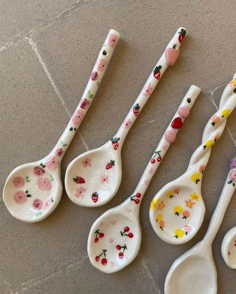 Qlay on Instagram: “Which one is your favorite?💘 #ceramic #ceramicart #ceramicmugs #mugsmugsmugs #supportlocal #handmade #homemade #pottery #potteryart…” Spoon Painting Ideas, Homemade Pottery, Clay Spoons, Pottery Spoons, Home Decor 2023, Shein Home Decor, Ceramic Cafe, Diy Pottery Painting, Homemade Clay