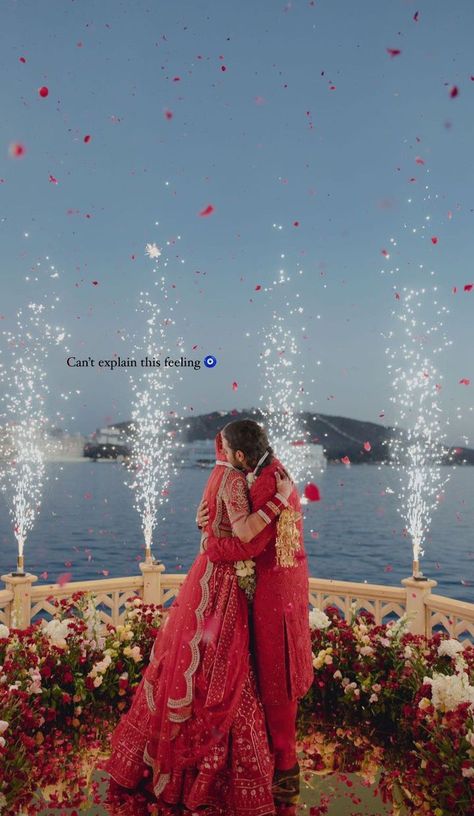 Asthetic Indian Wedding, Arab Indian Wedding, Indian Couple Mandir Aesthetic, Wedding Goals Indian, Aesthetic Wedding Indian, Wedding Aesthetics Indian, Dream Indian Wedding, Dream Wedding Indian, Wedding Pics Indian