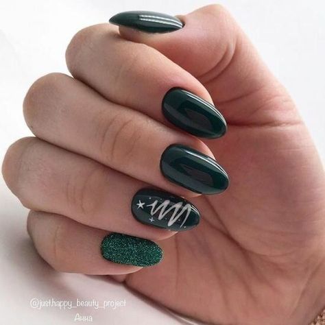 Tree Nail Art, December Nails, Tree Nails, Christmas Nails Easy, Christmas Gel Nails, Nails Winter, Her Nails, Popular Nails, Festival Nails