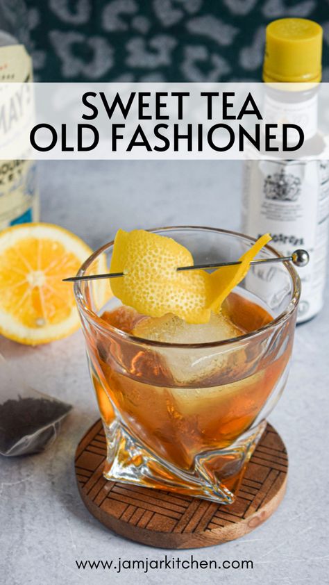 Sweet tea old fashioned whiskey bourbon cocktail Whiskey Tea, Whiskey Tea Cocktail, Whiskey Iced Tea, Sweet Tea Whiskey Cocktail, Simple Whiskey Cocktails, Bourbon Tea Cocktail, Bourbon Sweet Tea, Whiskey Old Fashioned Sweet, Best Whiskey For Old Fashioned