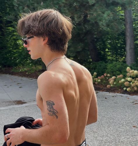 Johnny Orlando Shirtless, Johnny Orlando Instagram, Biker Photoshoot, Italian Boys, Johnny Orlando, Biker Outfit, Hair Reference, Aesthetic Guys, Cut My Hair