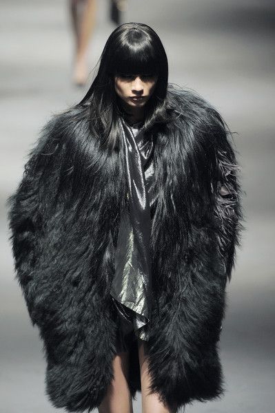 “Anna / Lanvin Fall 2010 ” Black Fur Coat, Fashion Killa, Lanvin, Couture Fashion, Runway Fashion, Fashion Inspo Outfits, High Fashion, Fur Coat, Fashion Show