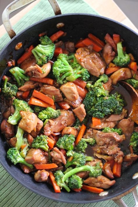 teriyaki chicken Teriyaki Chicken And Veggies, International Meals, Ayam Teriyaki, Pollo Teriyaki, Chicken And Veggies, Chicken And Broccoli, Dinners To Make, No Calorie Foods, Asian Flavors