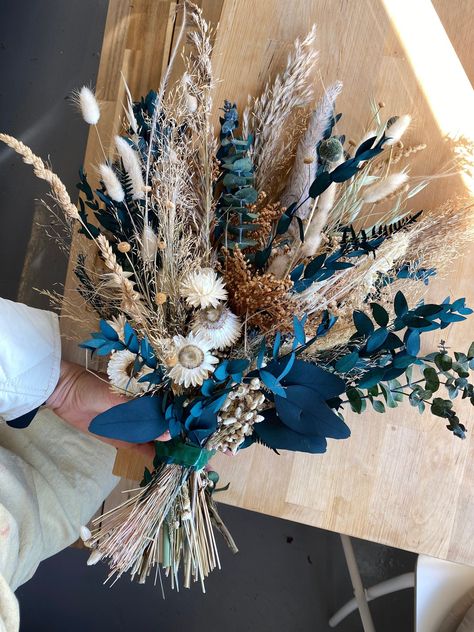 Dark Blue Eucalyptus & Pampas Grass Boho Bridal Bouquet / Pampas Grass Dried Grasses Bouquet / Dried Flower Bouquet / Boho Bridal Bouquet - Etsy Bridal Bouquet Pampas, Boho Bridal Bouquet, Country Western Wedding, Blue Eucalyptus, Flower Crown Bridesmaid, Western Themed Wedding, Country Theme Wedding, Dream Wedding Ideas Dresses, Future Wedding Plans