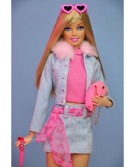 Barbie Halloween Costume, Barbie 90s, Dress Barbie Doll, Barbie 2000, Barbie Signature, Custom Barbie, Barbie Halloween, Barbie Costume, Barbie Model