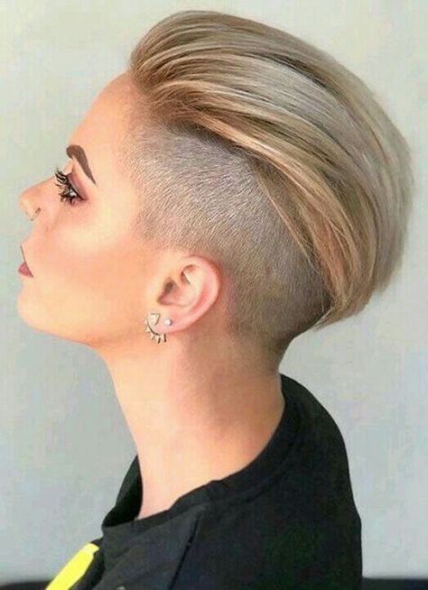 Shaved Side Hairstyles, Short Hair Undercut, Edgy Short Hair, Short Layered Haircuts, Long Pixie, Funky Hairstyles, Very Short Hair, Undercut Hairstyles, Short Blonde