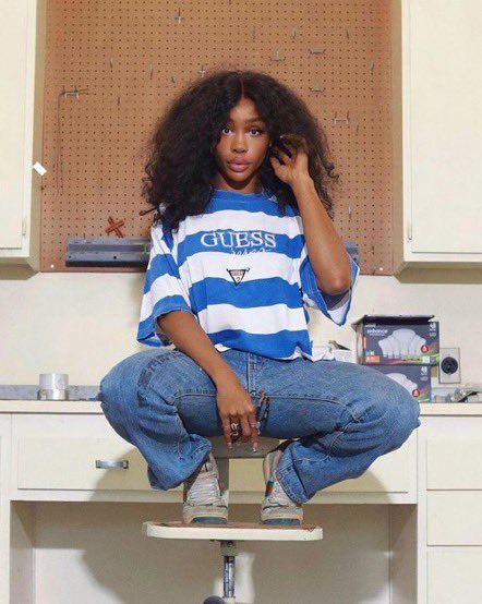 eli | sza’s barbieᴺᴹ ᴬᴳ on Twitter: "no one: spotify when sza releases something:… " Sza Style Street, Sza Aesthetic Clothes, Sza Outfits Dress, Sza Singer Outfits, Sza Looks, Sza Outfit Ideas, Sza Outfit Inspiration, Sza Outfits Casual, Sza Style Outfits