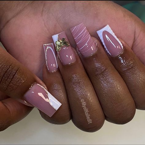 Short Set Nails Black Women, Freestyle Nails Medium, Medium French Tip Acrylic Nails With Design, Short Nail Sets Black Women, Dope Nail Designs Classy Short Acrylic, Pink Nude Nails Design, Short Marble Acrylic Nails, Pink Short French Tip Nails, Nail Design With Lines