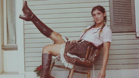 SIERRA FERRELL has KITTY WELLS If I Was a Bottle, covered Western Concert Outfit, Sierra Ferrell, Kitty Wells, If I Was A, Cowgirl Look, Best Selfies, Americana Fashion, Vintage Americana, I Love Music