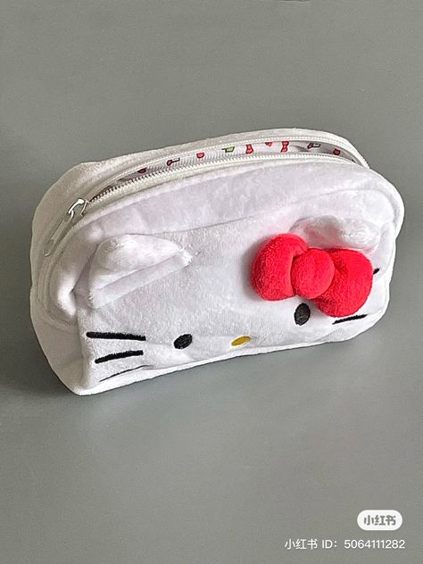 Hello Kitty Pencil Case, Jennie Rubyjane, Lalisa Icon, Hello Kitty Makeup Bag, Kpop Jennie, Hello Kitty School, Hello Kitty Makeup, Cute Pencil Case, Image Swag