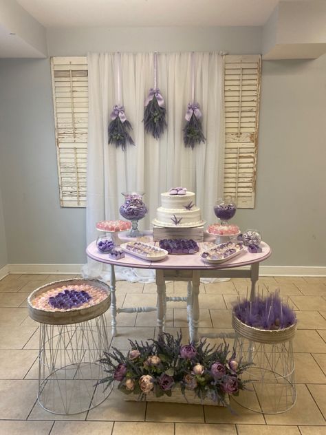 Lavender Theme, Lavender Baby Showers, Cheap Baby Shower, Baby Shower Purple, Pink Birthday Party, Lavender Plant, Purple Baby, Baby Themes