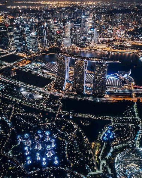 Singapore's night time Skyline . The City At Night, Singapore Photos, Singapore City, Visit Singapore, City At Night, Singapore Travel, City Pictures, British Airways, Abu Dhabi