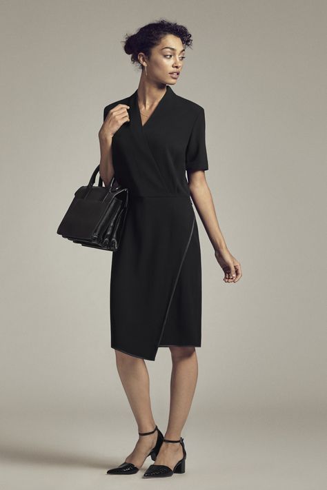 Tory dress // MM.LaFleur Work Capsule, Office Wardrobe, Mm Lafleur, Beautiful Black Dresses, Perfect Office, Wear To Work Dress, Professional Outfits Women, Work Dresses, Casual Work Outfit