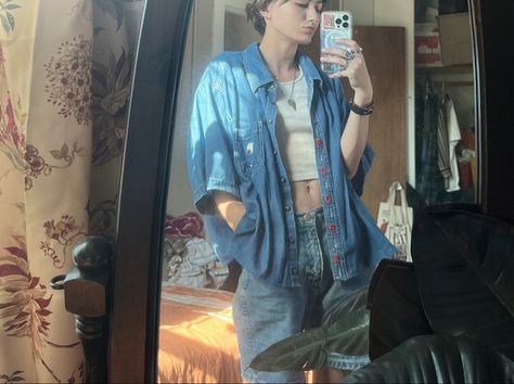 Oversized Short Sleeve Button Up Shirt Outfit, Denim Short Sleeve Shirt Outfit, 90s Denim On Denim, Summer Button Up Shirt Outfits, Short Sleeve Button Down Outfit, Button Up Outfits, Oversized Outfit Aesthetic, Summer Outfit Vintage, Short Sleeve Shirt Outfit