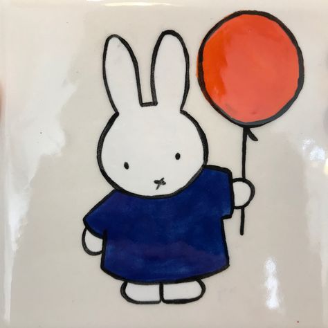 Pottery Painting Ideas Cartoon, Sanrio Pottery Painting, Miffy Painting, Miffy Pottery Painting, Winnie The Pooh Pottery Painting, Miffy Pottery, Miffy Mug, Ceramic Cafe, Easy Pumpkin Carving