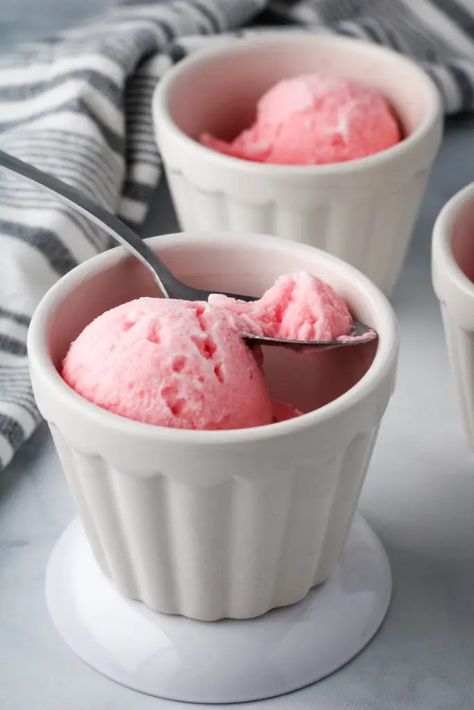 Copycat Guri Guri Recipe - Keeping It Relle Hawaiian Dessert Recipes, Ono Kine Recipes, Hawaiian Desserts, Sorbet Ice Cream, Hawaiian Dishes, Serve Ice Cream, Hawaii Food, Ice Cake, Homemade Ice Cream Recipes