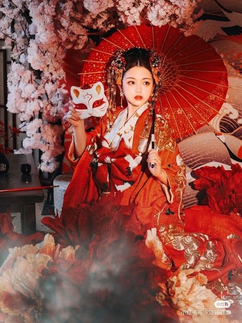 Dress Art Reference, Art Pose Reference Photo, Art Pose Reference, Asian Traditional Clothes, Japanese Traditional Clothing, Geisha Art, Nine Tailed Fox, Dress Art, Art Japanese